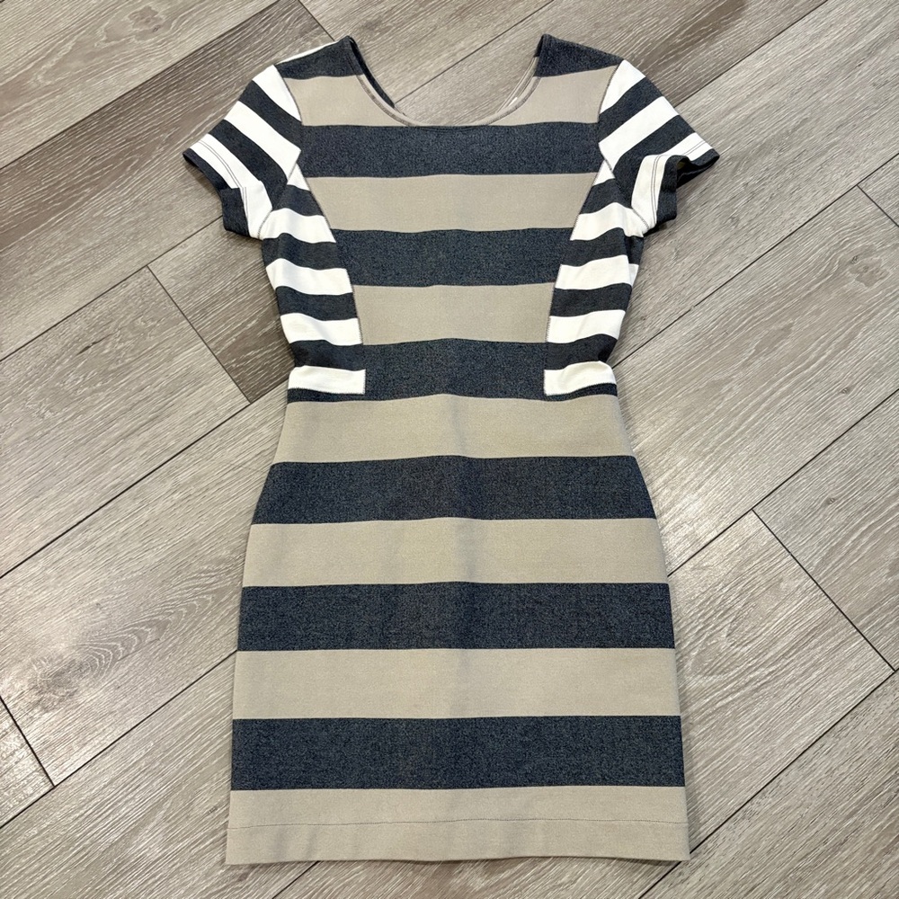 10 Crosby Derek Lam Black, Tan & White Striped Short Sleeve Bodycon Dress Size 0